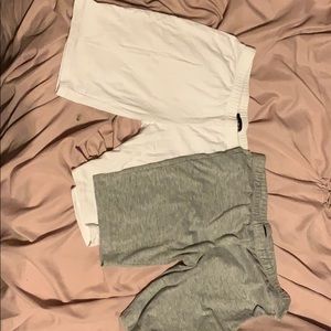 WHITE AND GREY LEGGING SHORTS